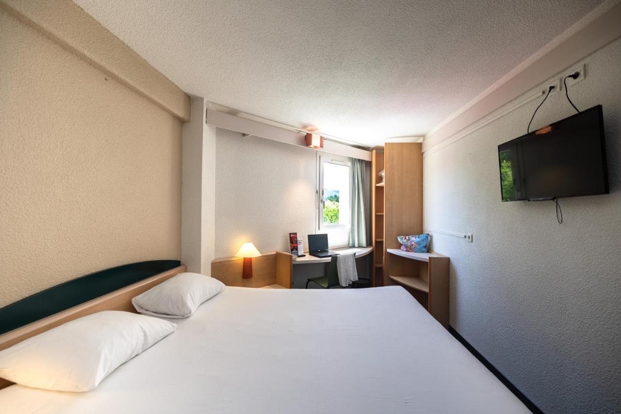 Hotel Ibis オータン エクステリア 写真