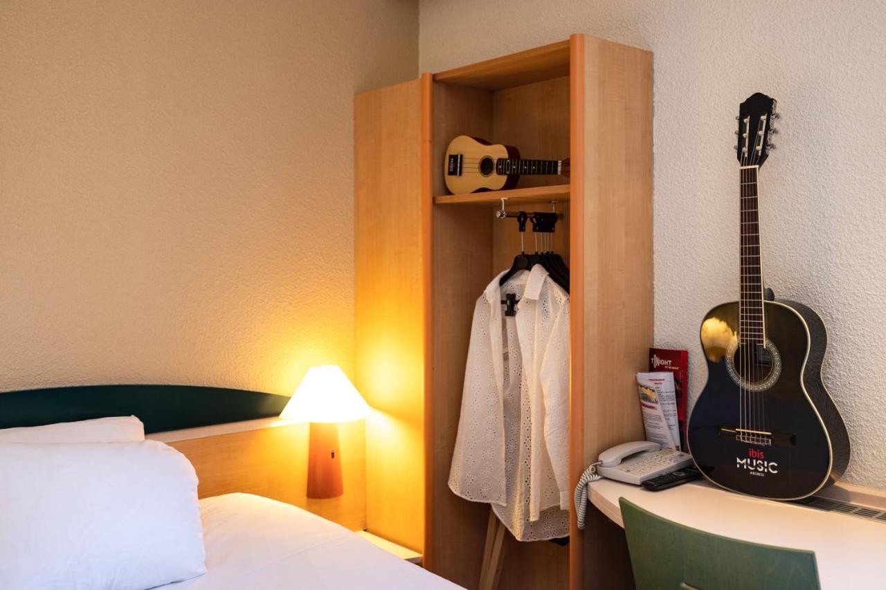 Hotel Ibis オータン エクステリア 写真